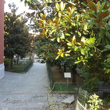 公寓 Il Nido Del Santuario Centro 阿斯蒂